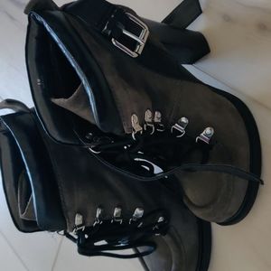 Nine West Platform Boot